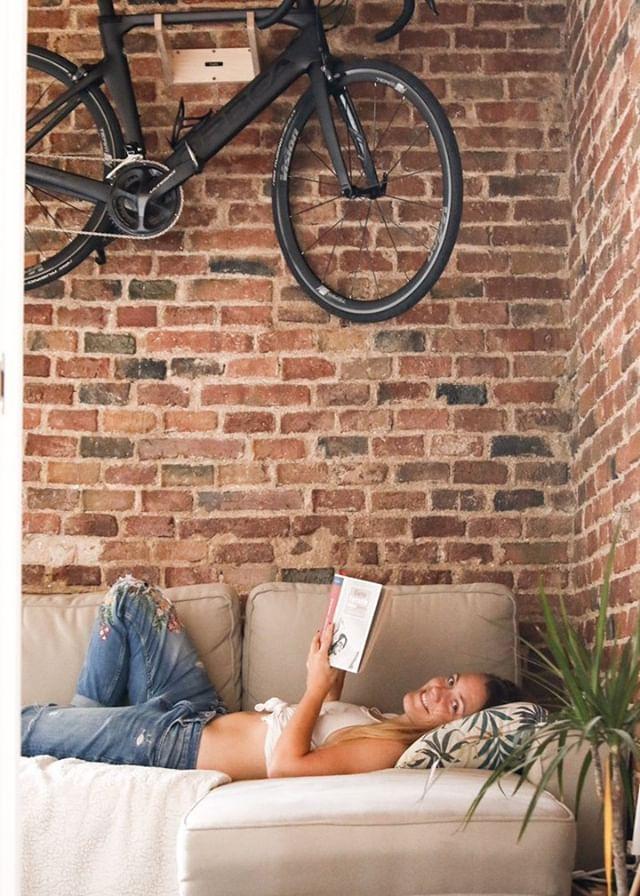 Bicycle wall mount hanging in home 